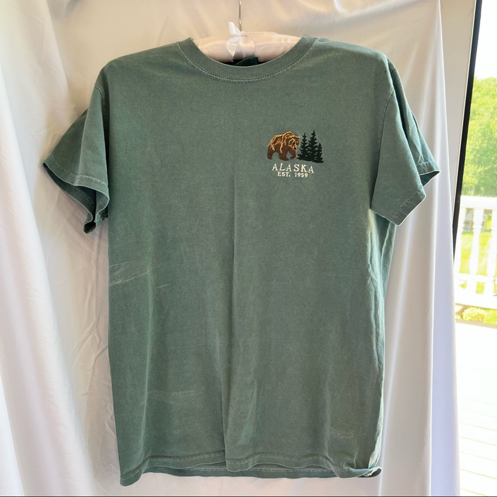 Comfortable and casual, green Alaska T-Shirt